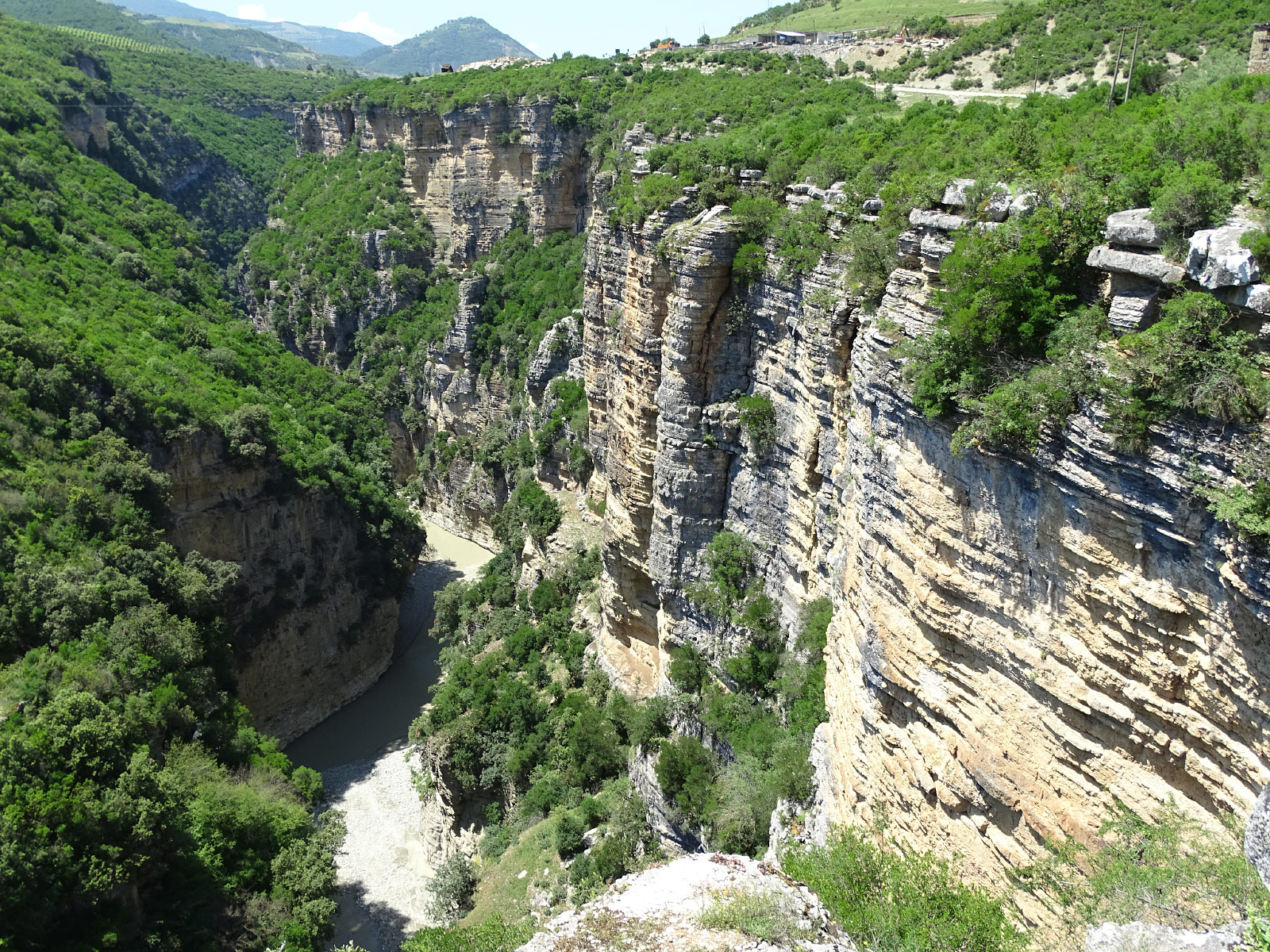 Osum Canyon (Photo license: CC BY 2.0)